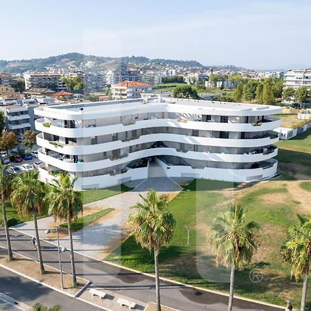 Homiday - Waterfront Montesilvano Marina Exterior foto