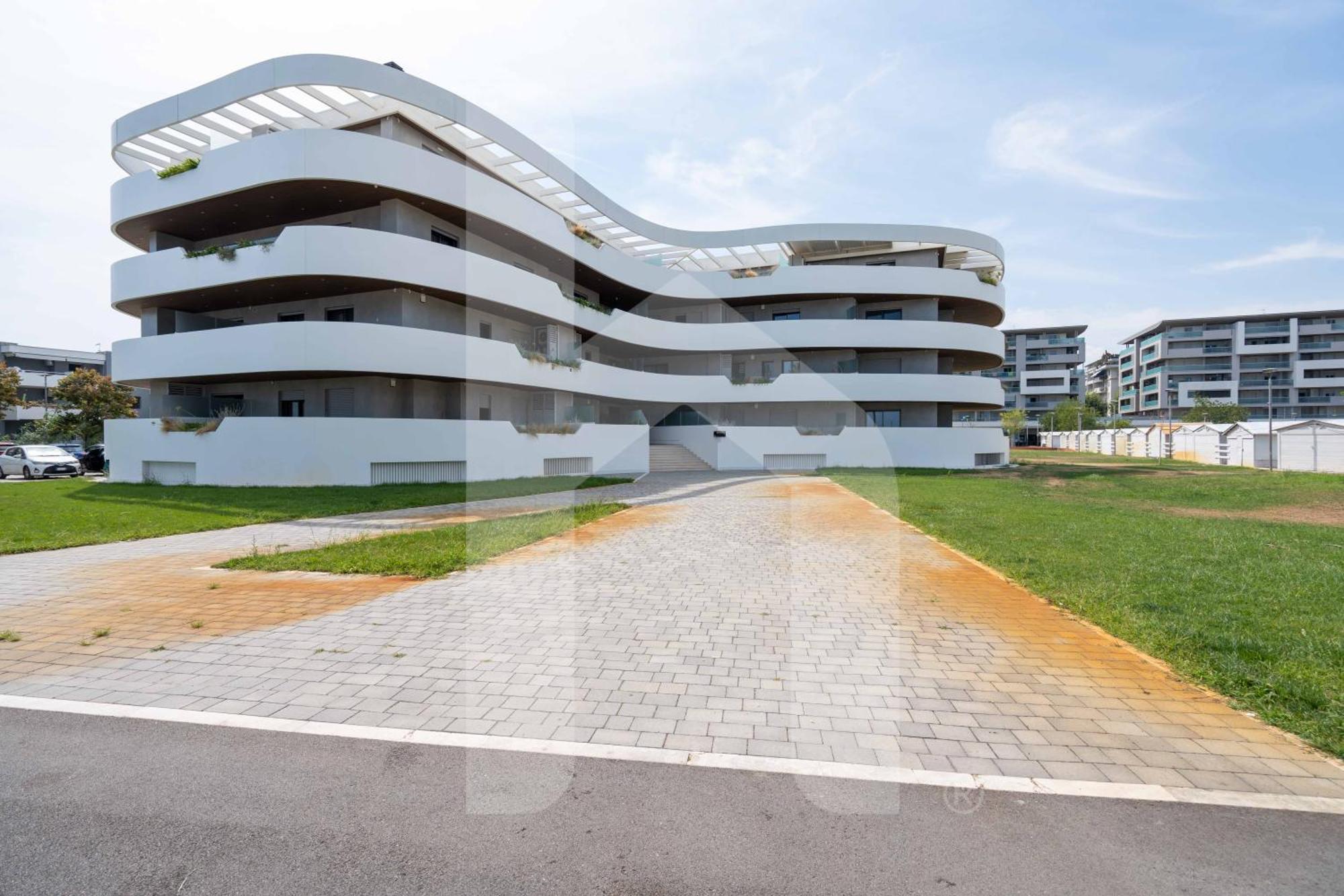 Homiday - Waterfront Montesilvano Marina Exterior foto