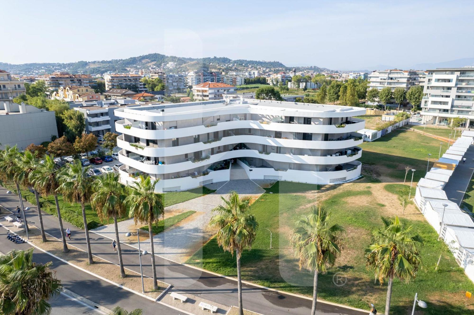 Homiday - Waterfront Montesilvano Marina Exterior foto