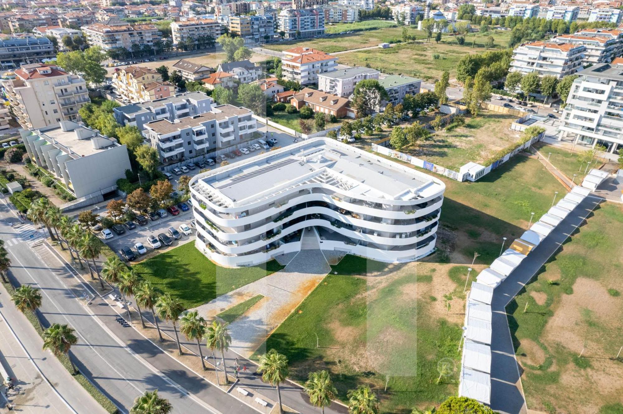 Homiday - Waterfront Montesilvano Marina Exterior foto